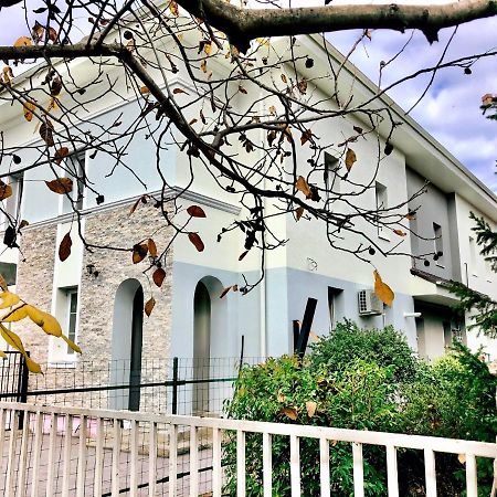 Cozy Apartament With 2Rooms Тімішоара Екстер'єр фото