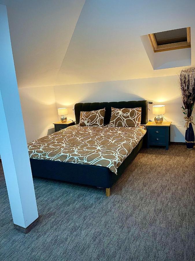 Cozy Apartament With 2Rooms Тімішоара Екстер'єр фото
